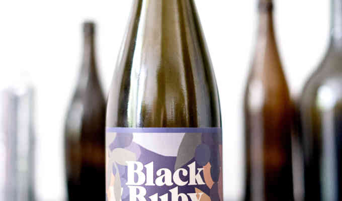 Burdock – Black Ruby, Flaschenansicht.